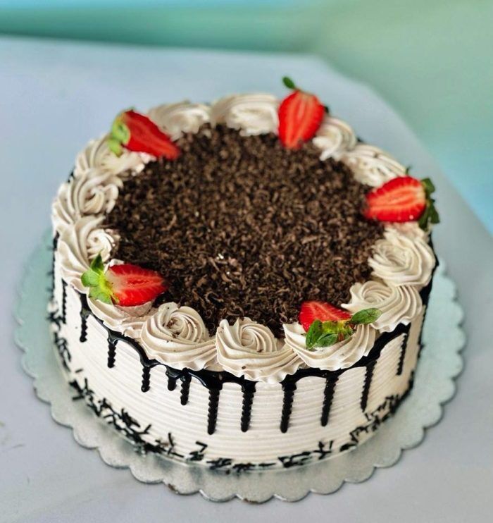 CHocolate Vanilla Cake