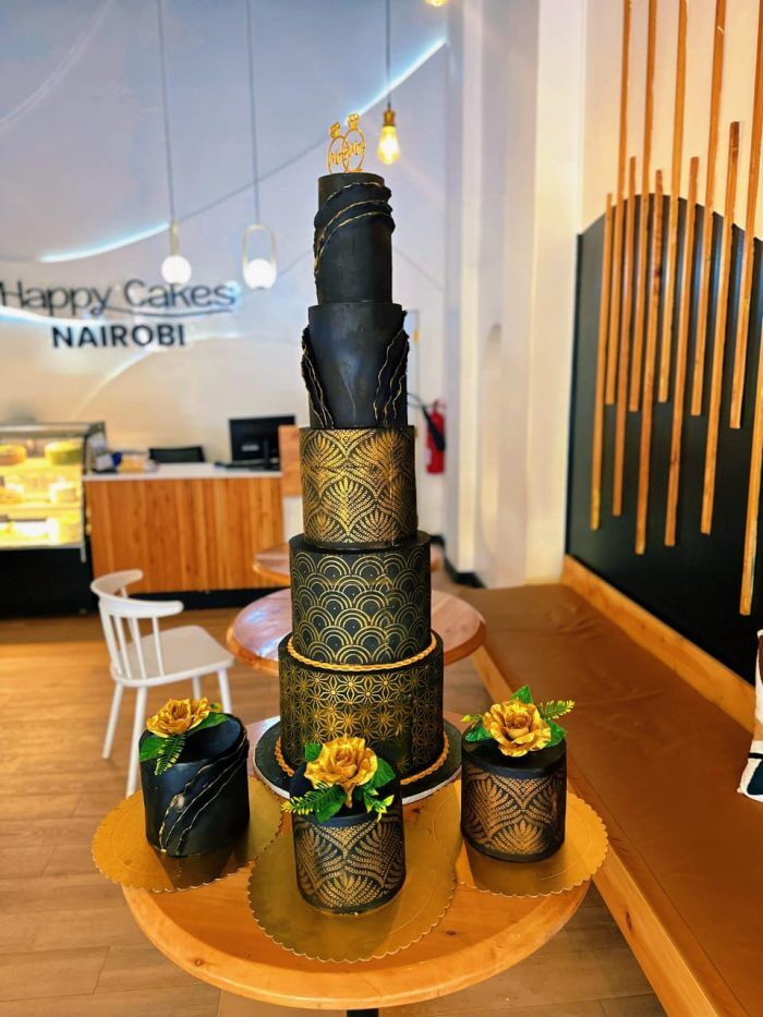 Golden Supremacy Weeding cake