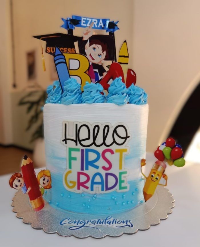 PP2 Graduation Cake for a boy