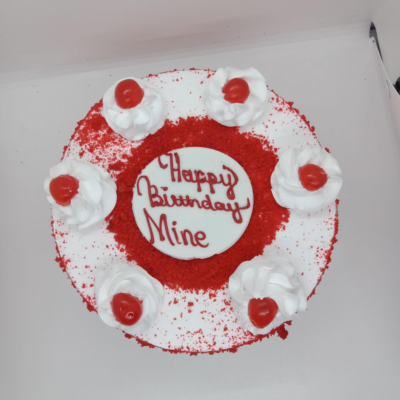 Red velvet cake bird eye Red velvet main cake