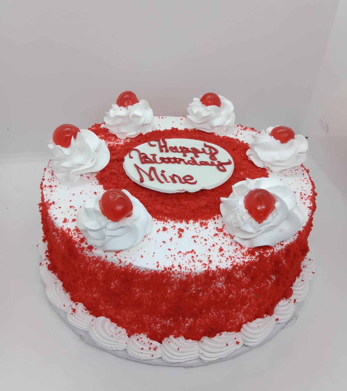 Red velvet main cake Red velvet main cake