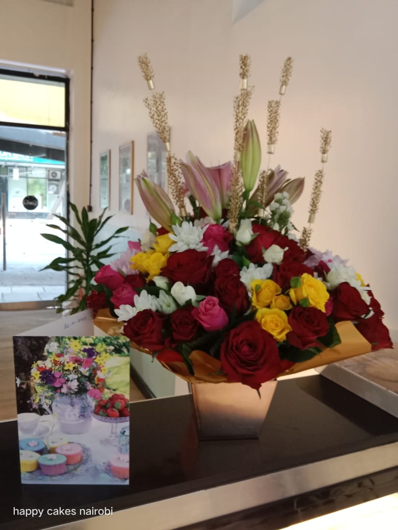 Golden bouquet Golden Vase Bouquet